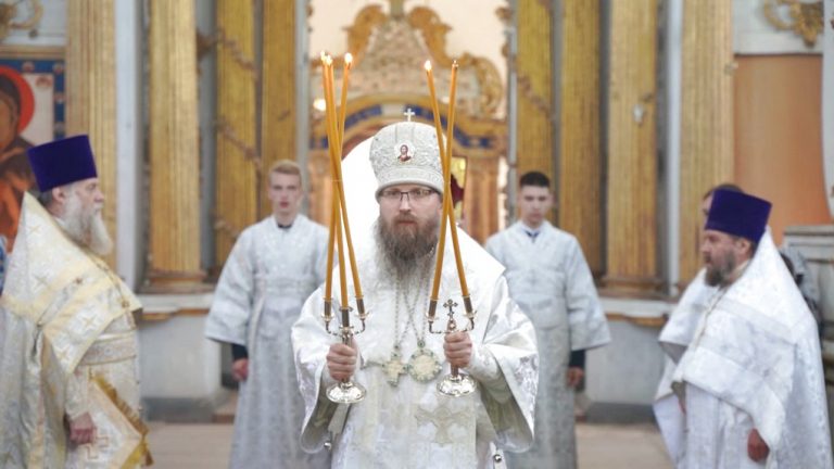 Епископ Игнатий возглавил престольный праздник Спасо-Преображенского собора города Белозерска
