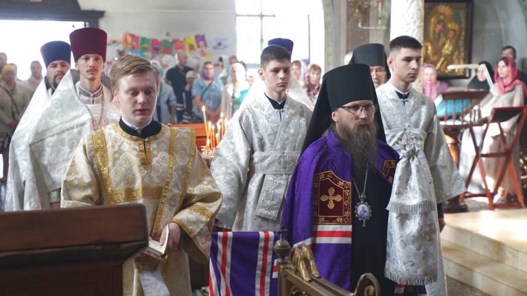 Епископ Игнатий совершил Божественную литургию в Прокопьевском соборе города Великого Устюга