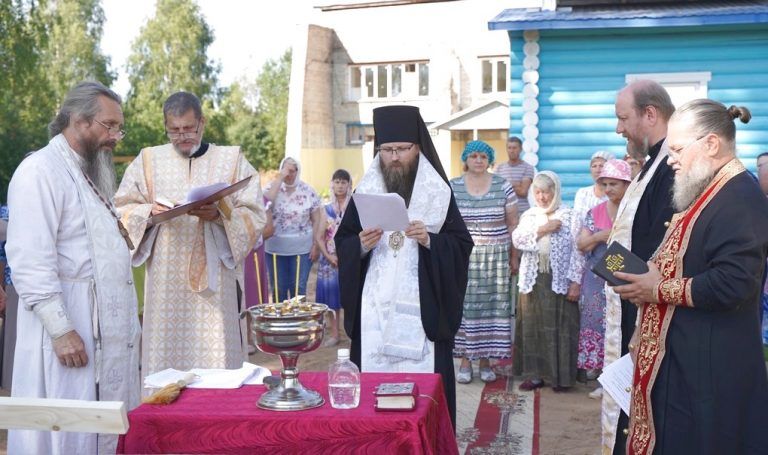 В деревне Торопово Бабаевского района состоялось освящение закладного камня в основание строящегося храма