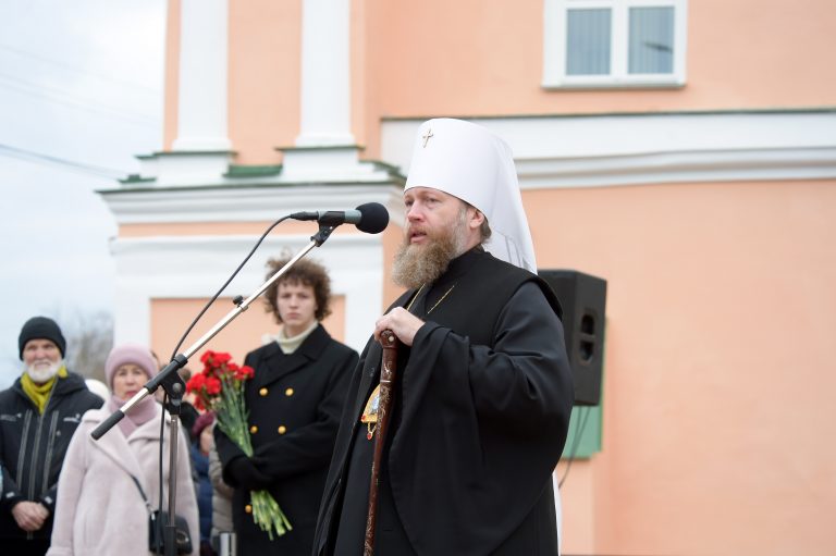 Митрополит Савва принял участие в церемонии открытия памятника Василию Белову в Вологде