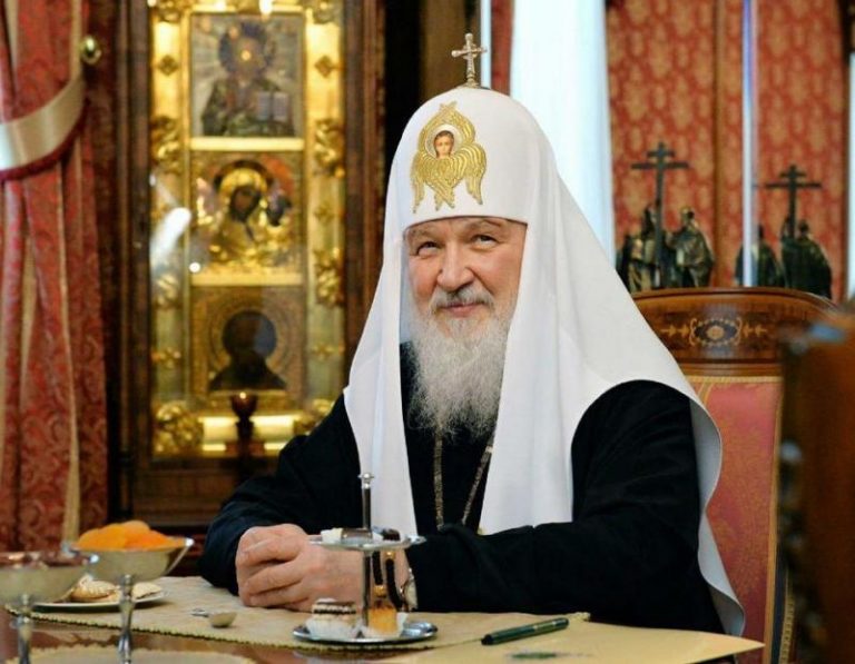 После выздоровления и получения отрицательных результатов тестирования на ковид Святейший Патриарх Кирилл вернулся к обычному режиму работы