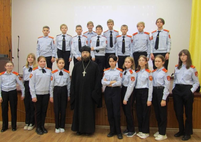 Клирик Череповецкой епархии встретился с учениками кадетских классов