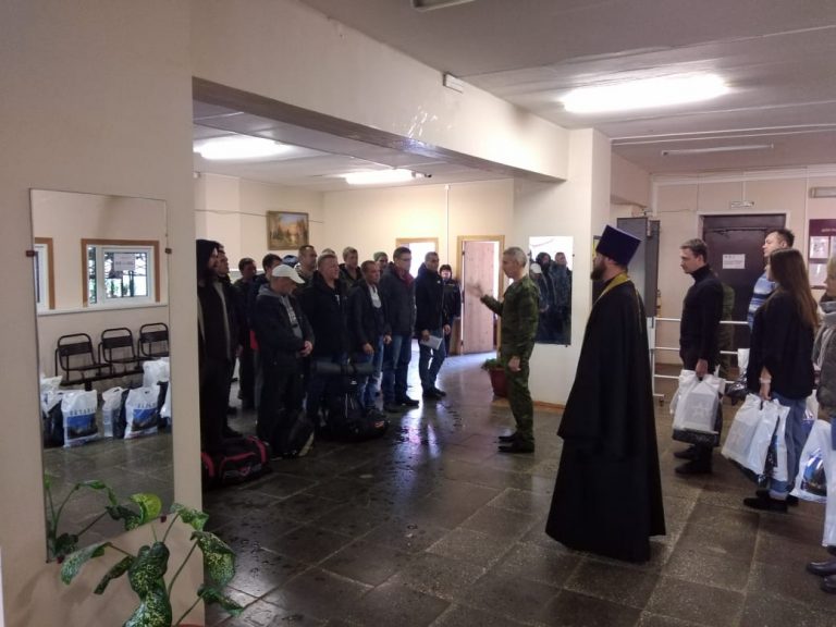 Духовенство города Вологды продолжает духовное окормление мобилизованных военнослужащих