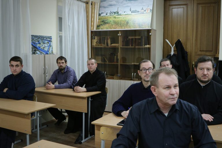 Студенты Вологодской семинарии приняли участие в онлайн-презентации научных изданий духовных школ Русской Православной Церкви