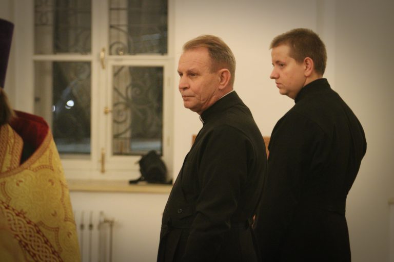 В Неделю 24-ю по Пятидесятнице студенты духовной семинарии молились в кафедральном соборе Вологды