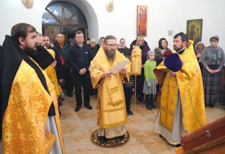 Епископ Игнатий совершил богослужения в Свято-Троицком Филиппо-Ирапском монастыре