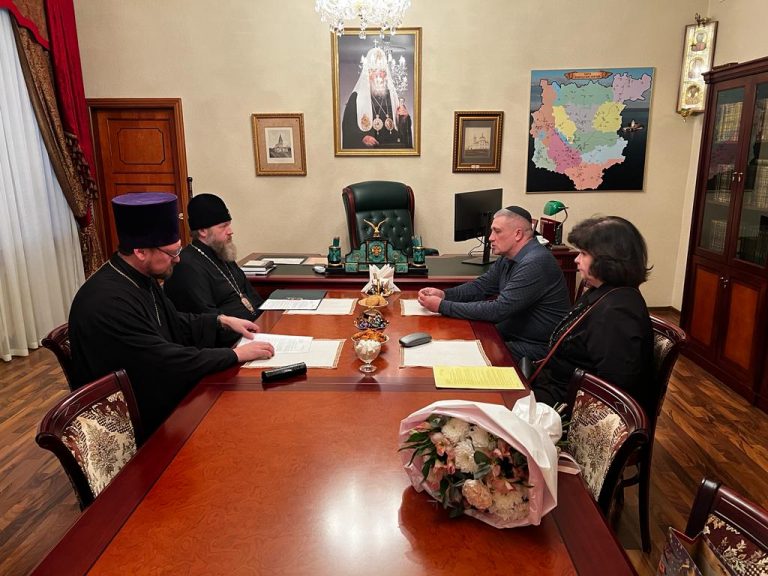 Глава Вологодской митрополии встретился с руководителем региональной еврейской национально-культурной автономии Вологодской области