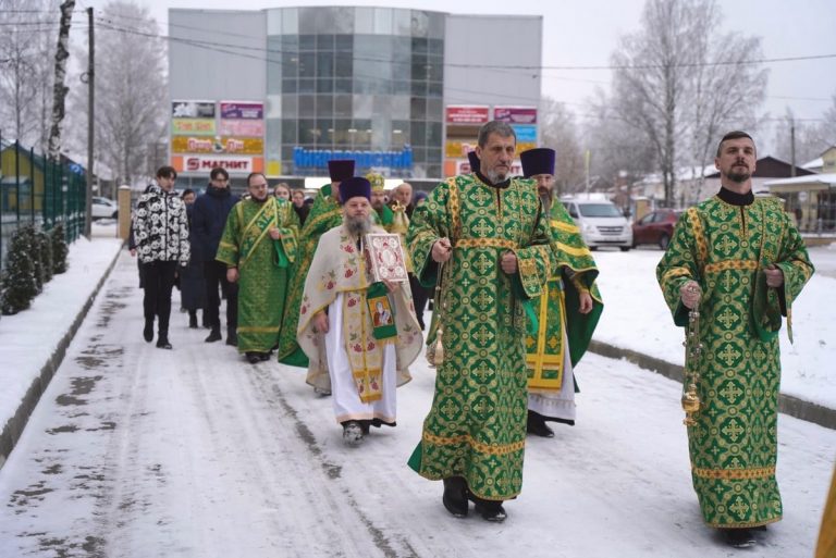 Епископ Игнатий возглавил престольные торжества в храме преподобного Гурия Шалочского города Бабаева