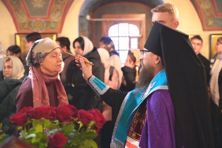 Епископ Игнатий вместе с череповецкой молодежью совершил паломничество в Толгский монастырь