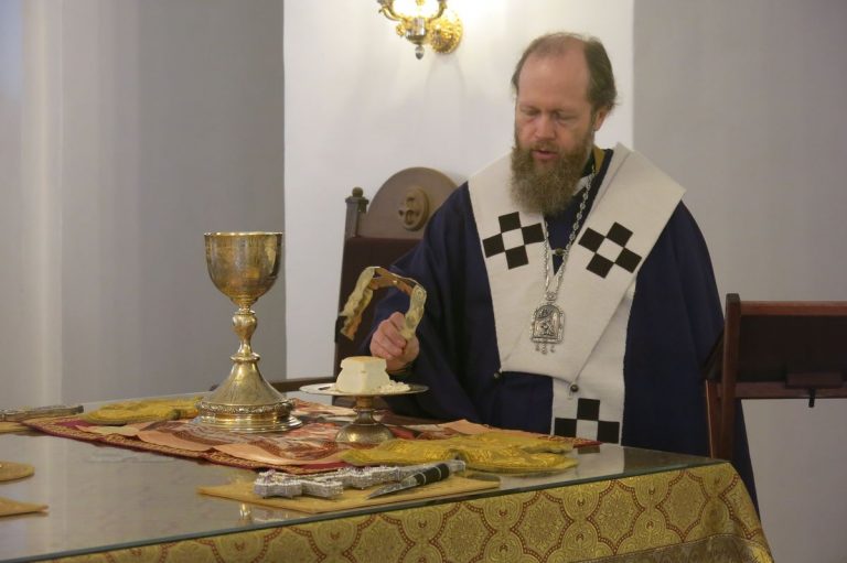 Митрополит Савва совершит Божественную литургию в праздник Преполовения Пятидесятницы