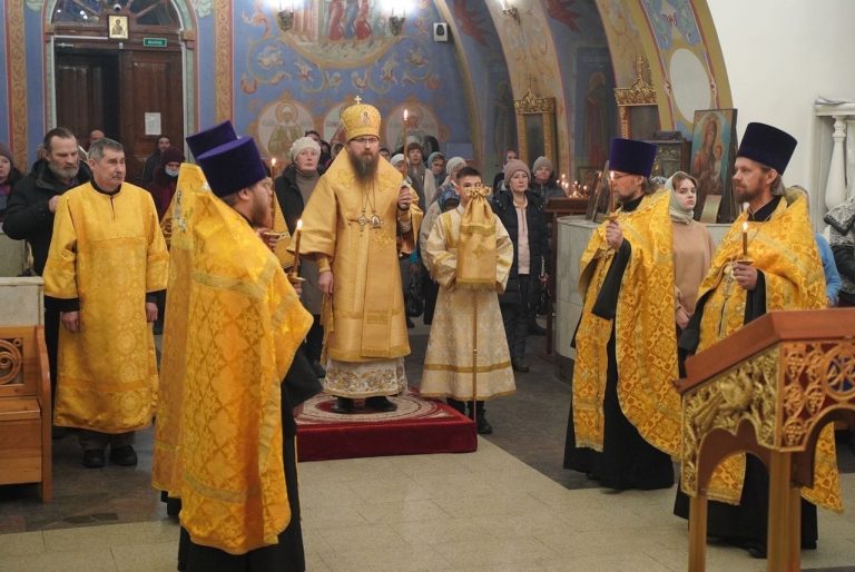 В канун Прощеного воскресенья епископ Игнатий совершил богослужение в Христорождественском храме города Череповца