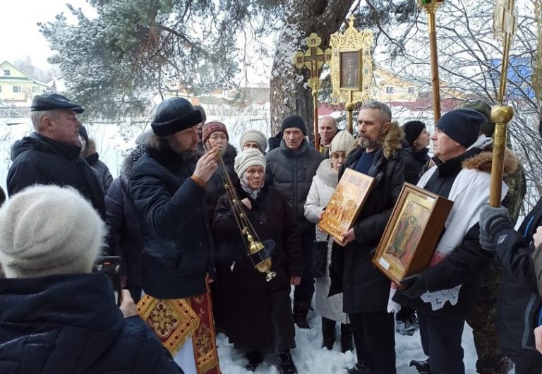 Устюжане молитвенно почтили память погибших в годы гонений на Русскую Православную Церковь
