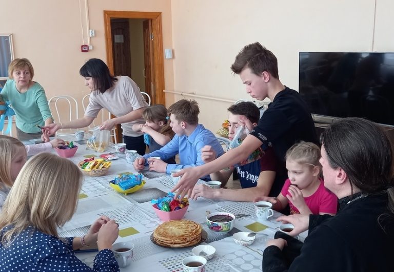 В Тотемском центре помощи детям отметили праздник Сретения Господня