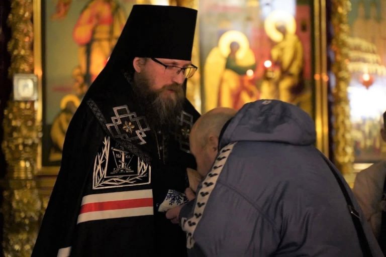 Епископ Игнатий совершил вечерню с чином прощения в кафедральном соборе города Череповца