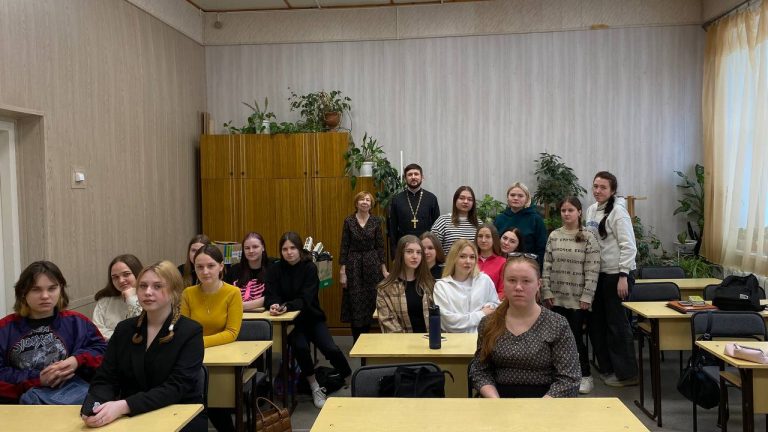 В Сокольском педагогическом колледже состоялся просмотр и обсуждение фильма «Пеликан»