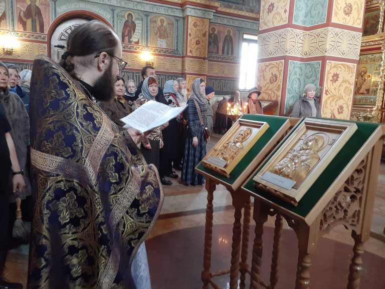 В кафедральном соборе города Череповца появились первые тактильные иконы