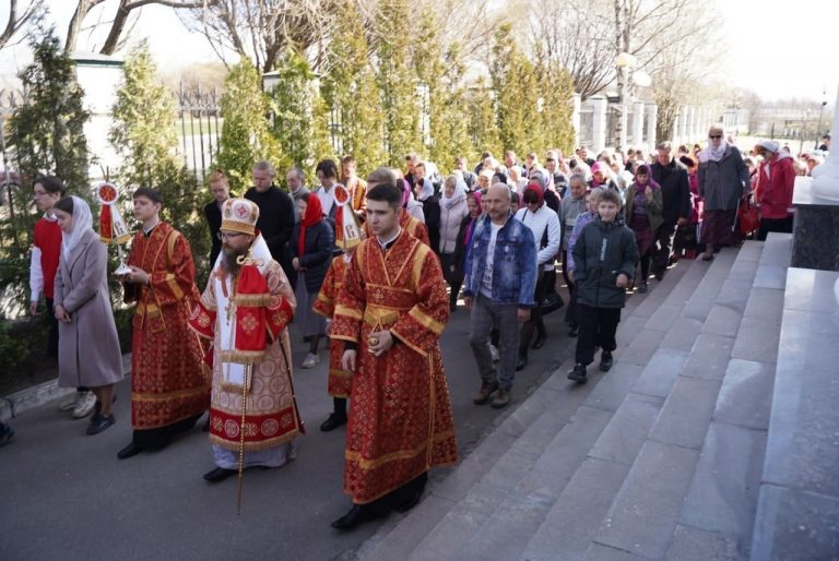 В день Антипасхи епископ Игнатий совершил Литургию в Христорождественском храме города Череповца