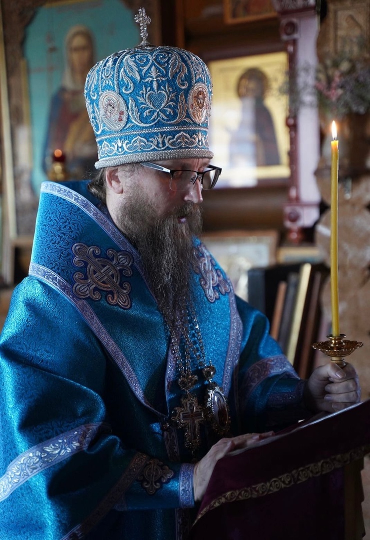Епископ Игнатий совершил утреню с чтением Акафиста Пресвятой Богородице в Новолеушинской обители