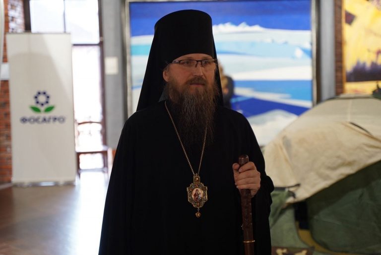 Епископ Игнатий посетил открытие выставки картин русского путешественника Федора Конюхова