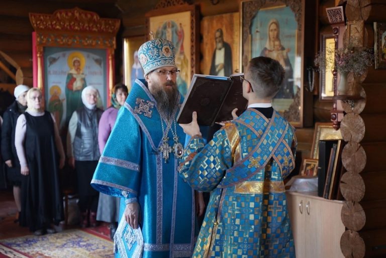 В Новолеушинском Иоанно-Предтеченском монастыре состоялось архиерейское богослужение