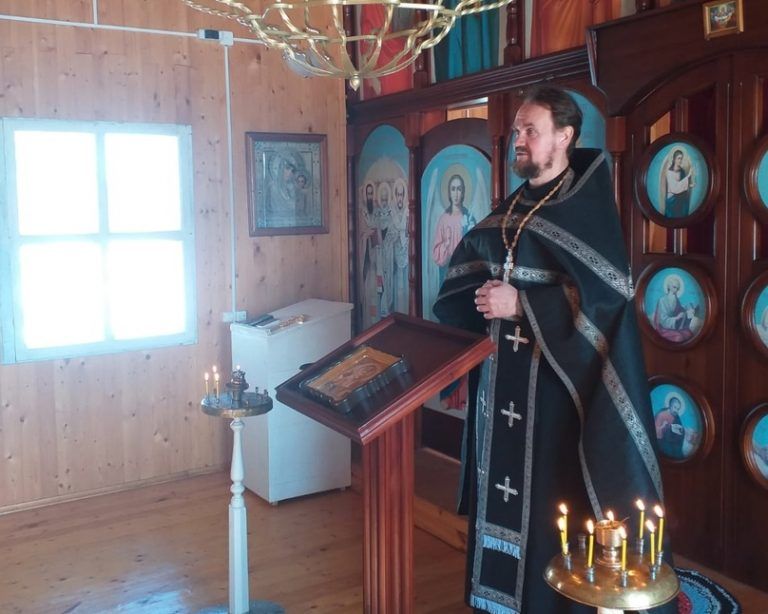 Верующие деревни Мякинницыно приняли участие в церковных таинствах