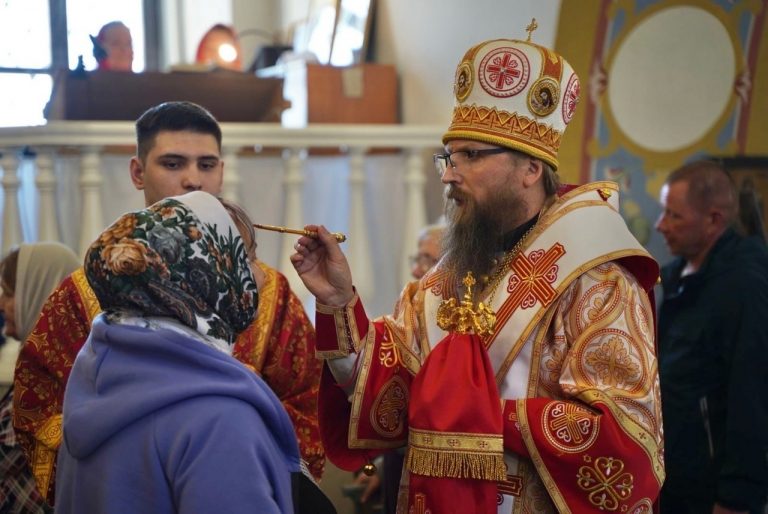 В канун Фоминой недели епископ Игнатий совершил богослужение в Христорождественском храме города Череповца