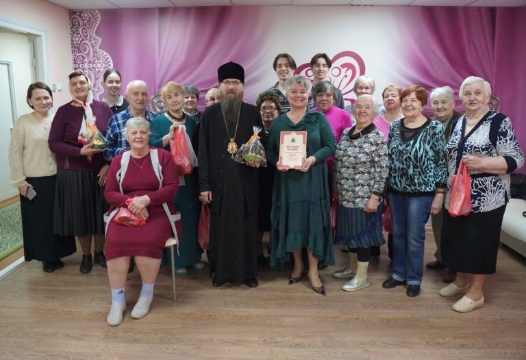 Епископ Игнатий поздравил пожилых людей и инвалидов с праздником Святой Пасхи