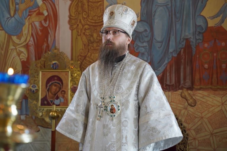 В Великую Субботу епископ Игнатий совершил богослужение в Христорождественском храме города Череповца