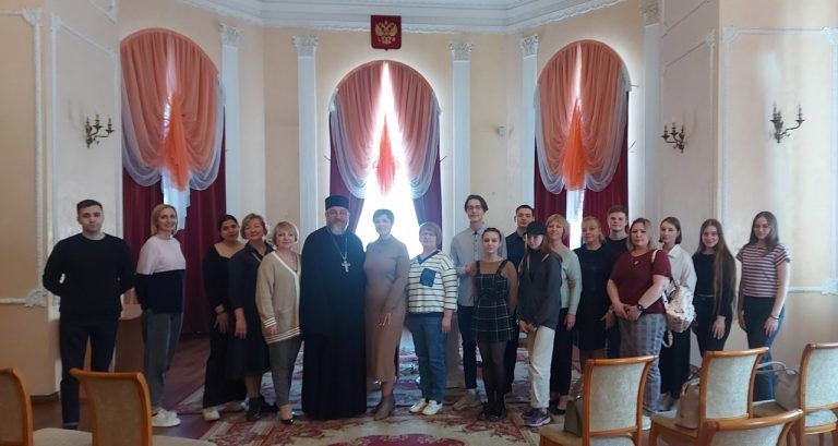 Представители Череповецкой епархии принимают участие в реализации городского проекта «Семья вместе и сердце на месте»