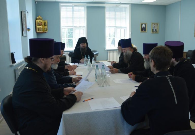 Епископ Фотий возглавил заседание Епархиального совета Великоустюжской епархии