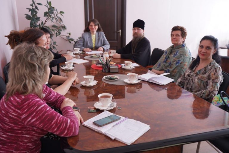 Епископ Игнатий принял участие в заседании рабочей группы в Управлении образования города Череповца