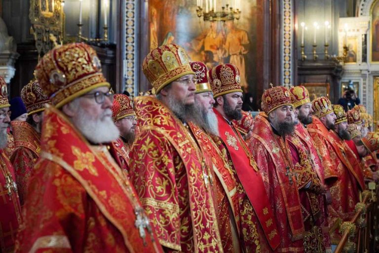 Епископ Великоустюжский и Тотемский Фотий сослужил Святейшему Патриарху Кириллу в день памяти святых равноапостольных Мефодия и Кирилла
