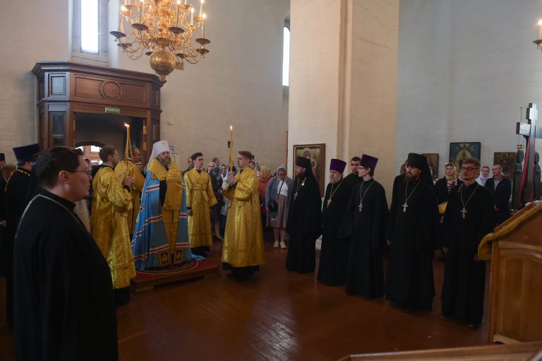 Митрополит Савва напутствовал выпускников Вологодской духовной семинарии