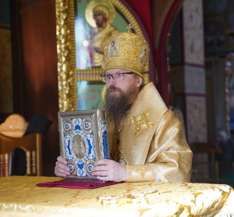Епископ Игнатий в день Всех святых, в земле Русской просиявших, совершил Божественную литургию в кафедральном соборе города Череповца
