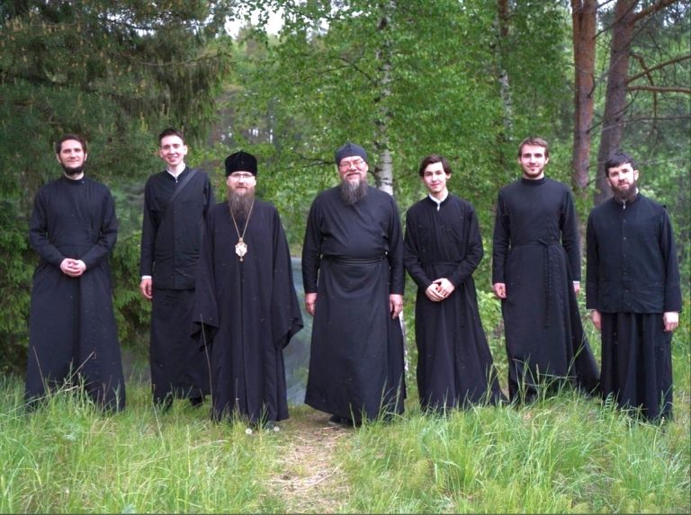 Студенты Московской духовной академии осмотрели возрождающийся Филиппо-Ирапский монастырь