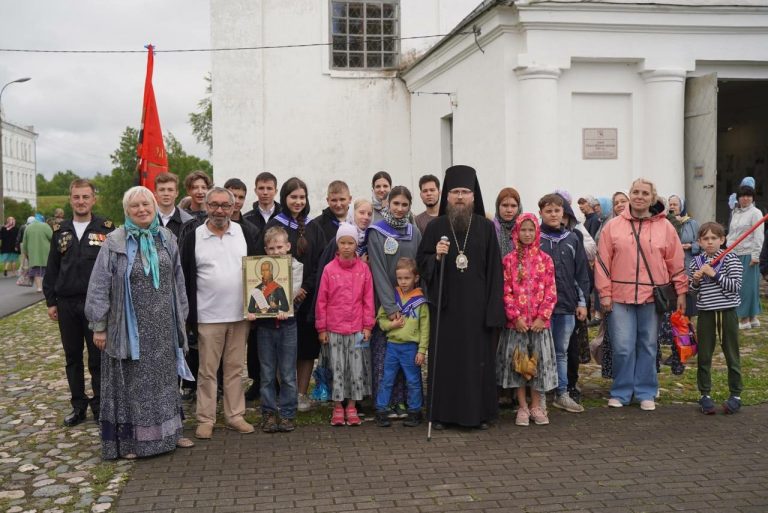 Во втором кафедральном городе Череповецкой епархии молитвенно почтили память Белозерской иконы Божией Матери