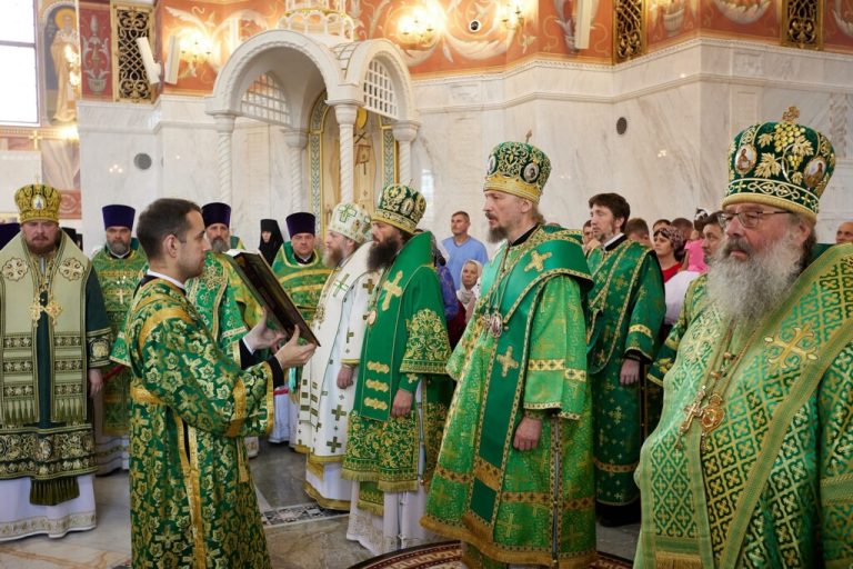 Совместным Богослужением архипастыри отметили 50-летний юбилей главы Волгоградской митрополии