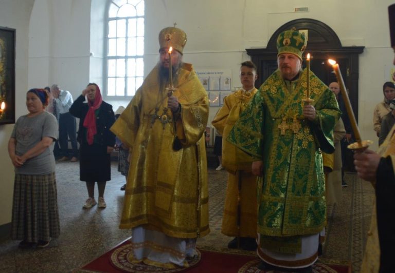 В Прокопьевском кафедральном соборе Великого Устюга прошло архиерейское богослужение
