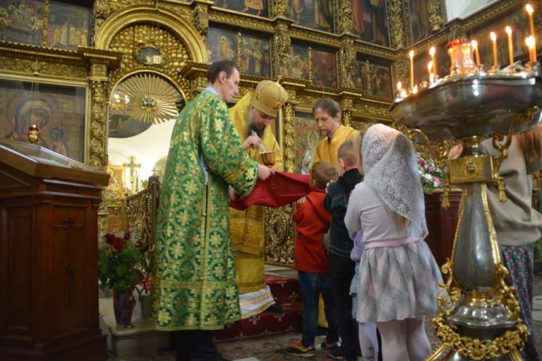 Владыка Фотий возглавил Божественную литургию в кафедральном соборе Великого Устюга