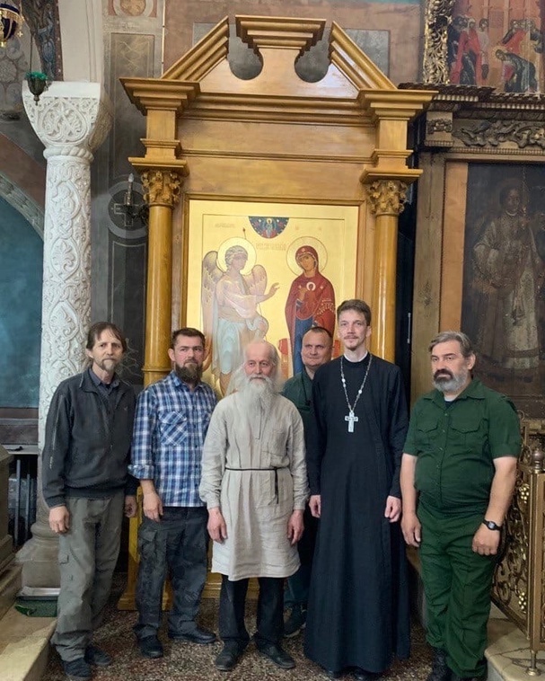 В кафедральном Прокопьевском соборе освятили новый киот для иконы Богородицы Благовещение Устюжское
