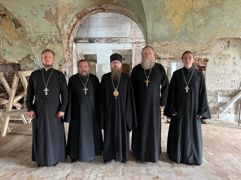 Епископ Игнатий совершил архипастырский визит в Белозерск