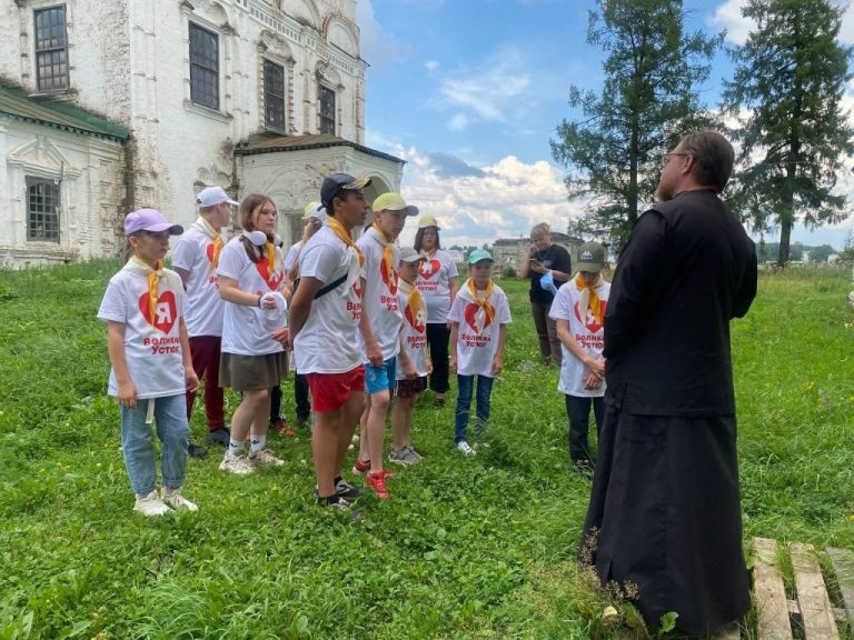 Воспитанники детской общественной организации «Ювента» побывали в храме преподобного Сергия Радонежского Дымковской слободы