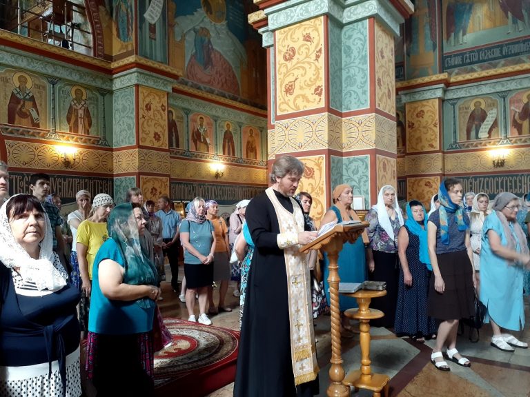 Кафедральный собор города Череповца принял участие во Всероссийском молебне о Победе