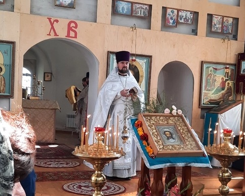 Епископ Фотий возглавил праздничные богослужения в честь престольного дня Спасского храма деревни Морозовица