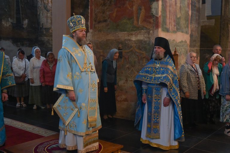 С архипастырским визитом митрополит Савва посетил Кирилло-Белозерский монастырь