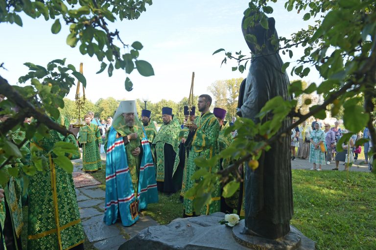 Общегородской молебен прошел на Соборой горке в честь преподобного Герасима – просветителя города Вологды