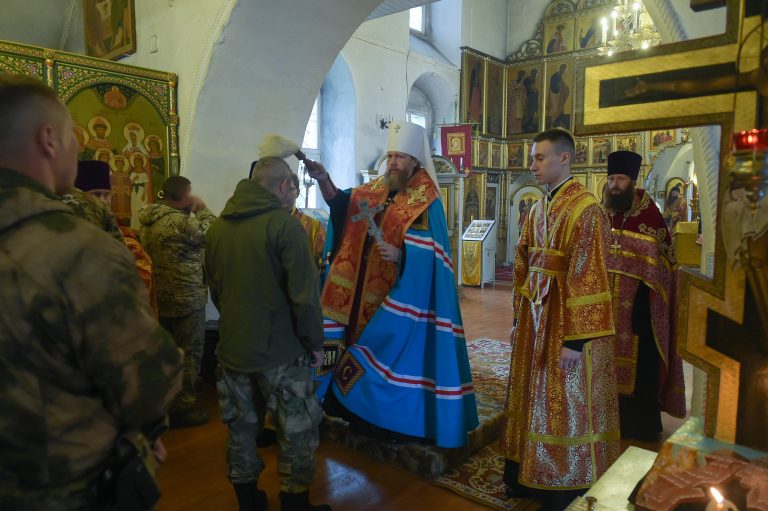 Глава Вологодской митрополии благословил воинов перед отправкой в зону СВО