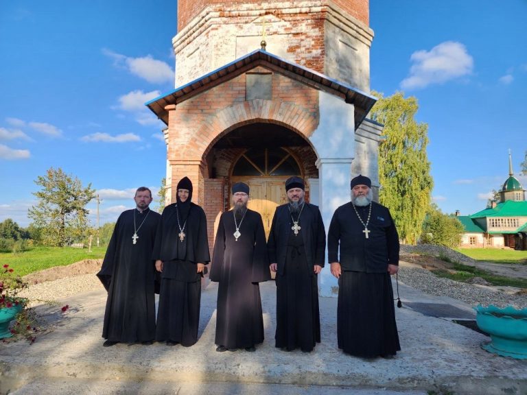 Монастыри Череповецкой епархии посетила комиссия Синодального отдела по монастырям и монашеству