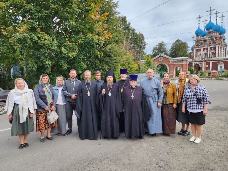 Епископ Игнатий провел встречу со священнослужителями и педагогами воскресных школ города Устюжны
