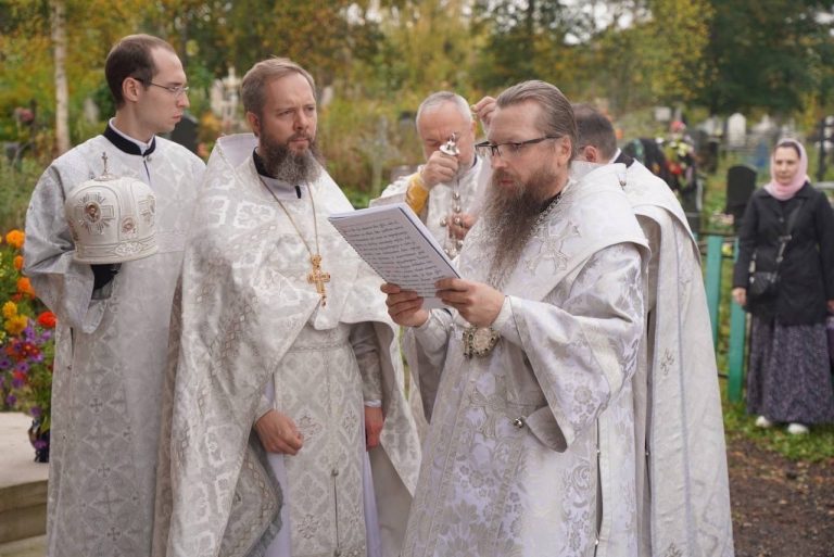 Епископ Игнатий совершил чин великого освящения храма святителя Василия Великого г. Устюжны